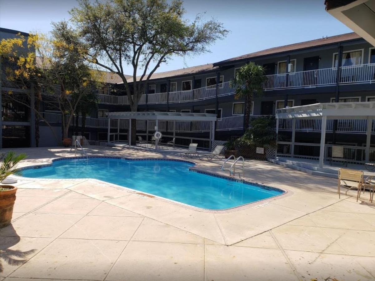 Home Suites San Antonio Exterior foto